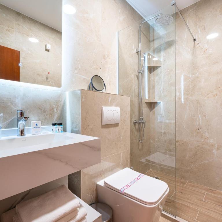 Hotel Montenegrino - Deluxe Double Room with Sea View - 4