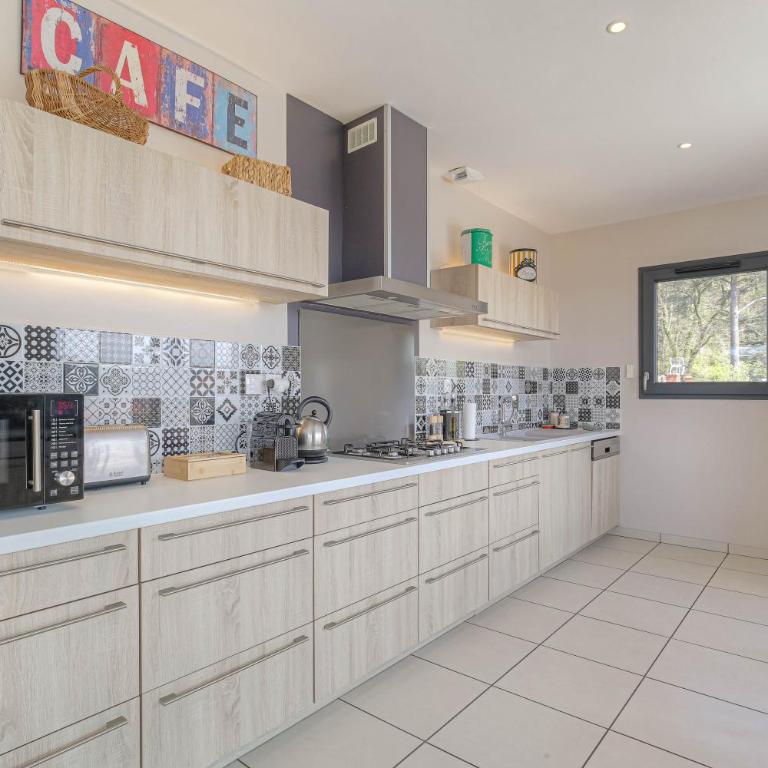 Appartement 6 personnes Terrasse 100m2 Parking Proche Centre et Gare - Appartement 2 Chambres - 5