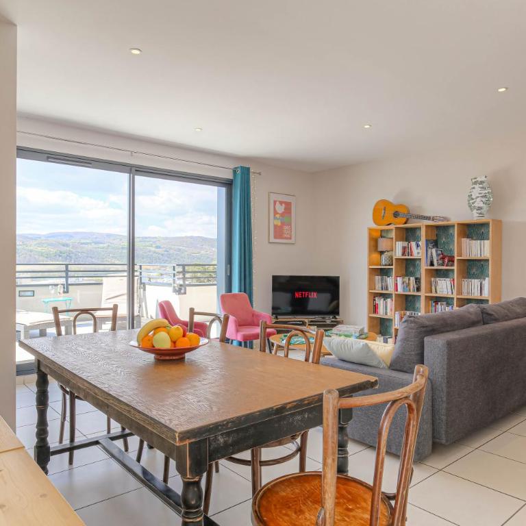 Appartement 6 personnes Terrasse 100m2 Parking Proche Centre et Gare - Appartement 2 Chambres - 13