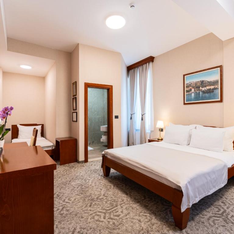 Hotel Montenegrino - Double or Twin Room - 3