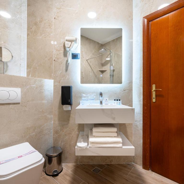 Hotel Montenegrino - Double or Twin Room - 6