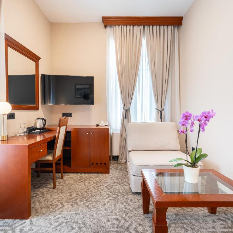 Hotel Montenegrino - Deluxe Double Room with Sea View - 3