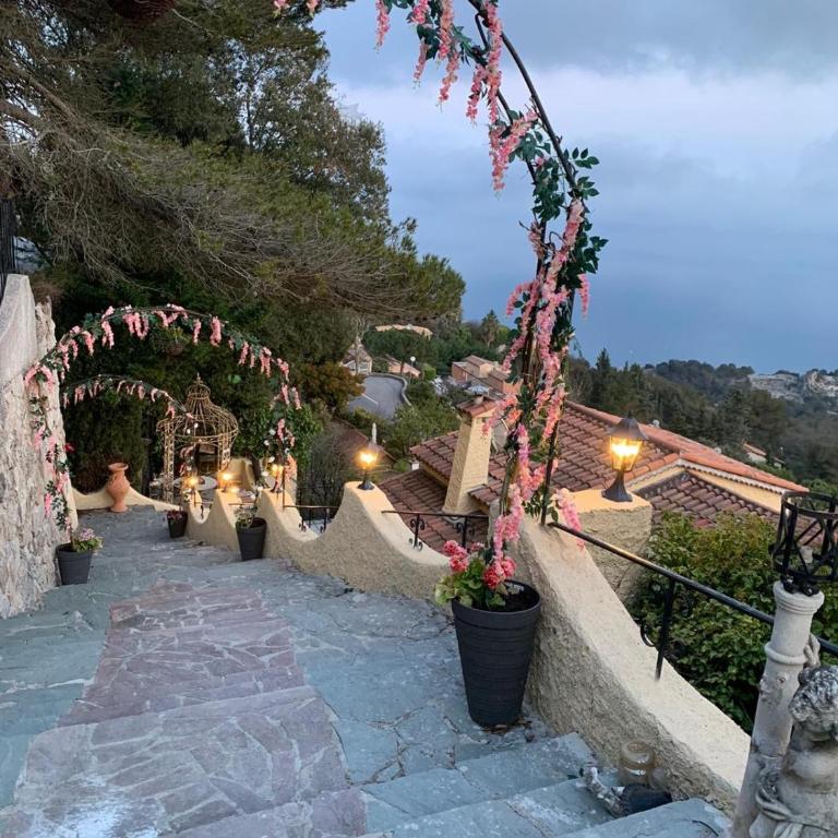 La Turbie Villa with Monaco Views, Pool & Sauna - Villa - 91