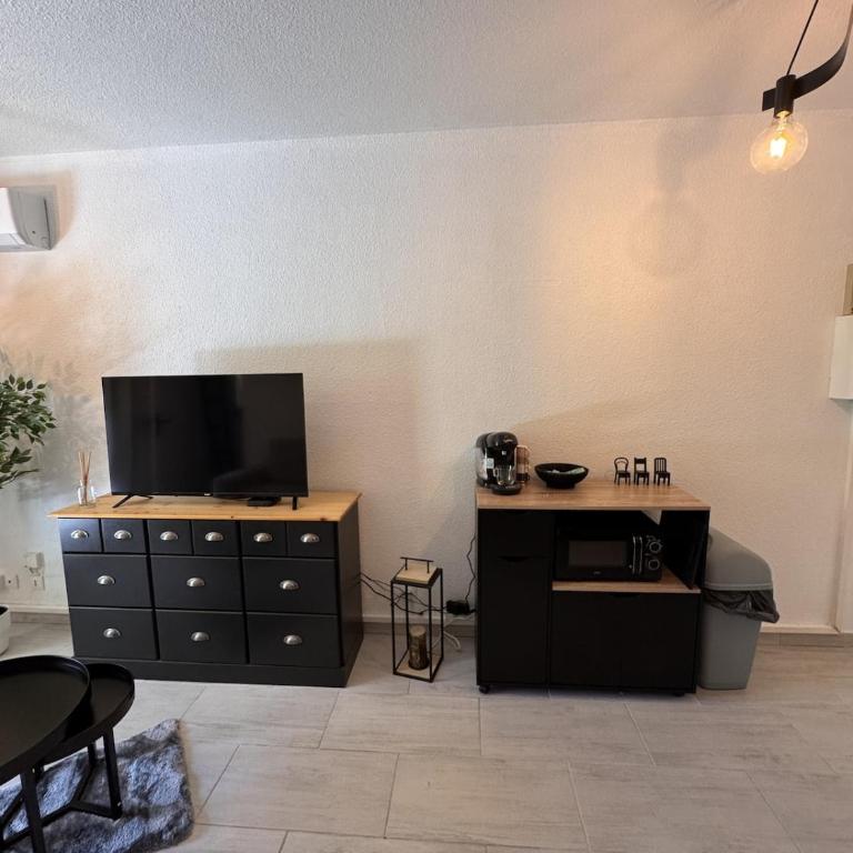 Charmant 2 pièces en RDJ - plage à 5 min à pied - Appartement 1 Chambre avec Jardin - 14