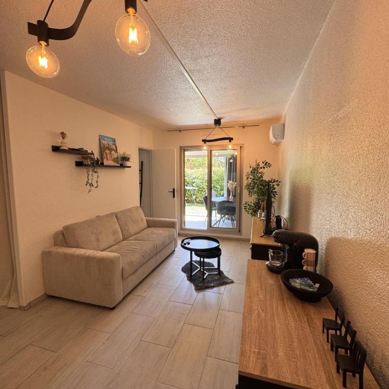 Charmant 2 pièces en RDJ - plage à 5 min à pied - Appartement 1 Chambre avec Jardin - 23