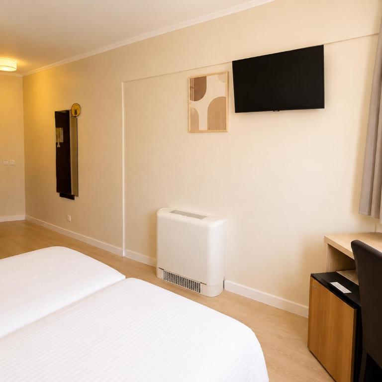 Hôtel de l'Étoile - Chambre Double ou Lits Jumeaux - 4