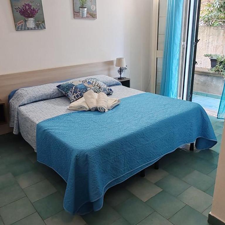 MAREE SOL RESIDENCE Camere e Appartamenti - Camera King con Vista Giardino - 5