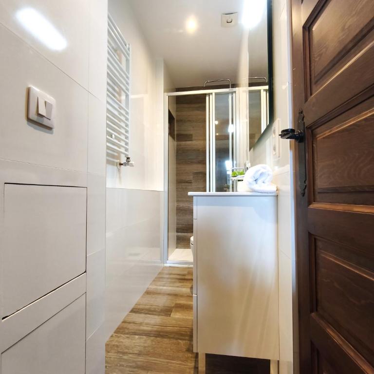 AC Apartaments Incles - Appartamento con 2 Camere da Letto e Terrazza - 15