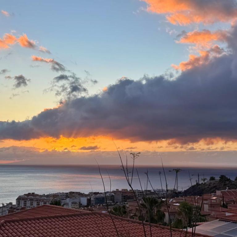 Villa with views and heated pool - Vacation Home - 52
