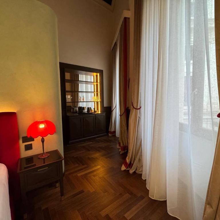 Palazzo Gambirasi Aparthotel Roma - Suite Superior - 10