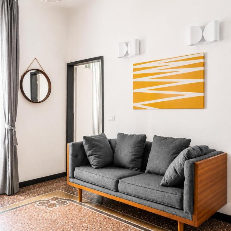 Designer 2 bedroom-AC apartment in the Center of Genoa - Two-Bedroom Family Apartment - 4