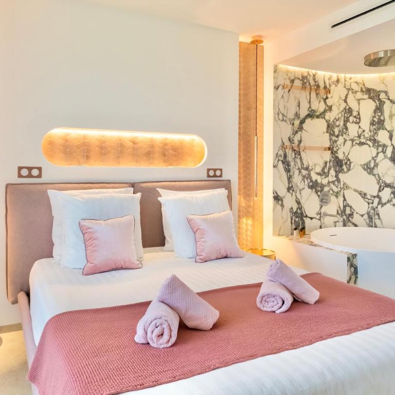 Royal Pink - Design- Vue de rêve - Parking gratuit - Appartement 4 Chambres - 17