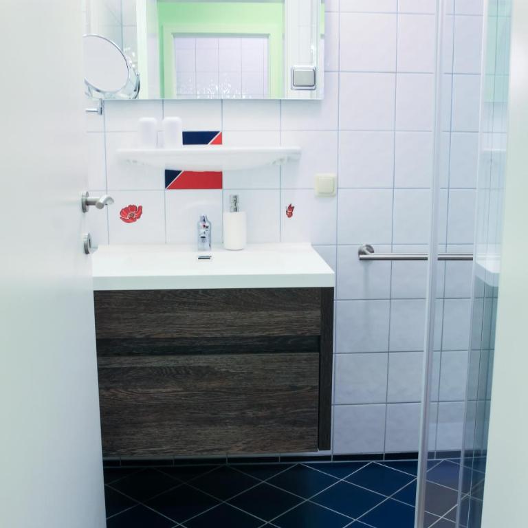 Gästehaus Sabina- Frühstückspension, Bed & Breakfest - Doppelzimmer mit Terrasse - 11