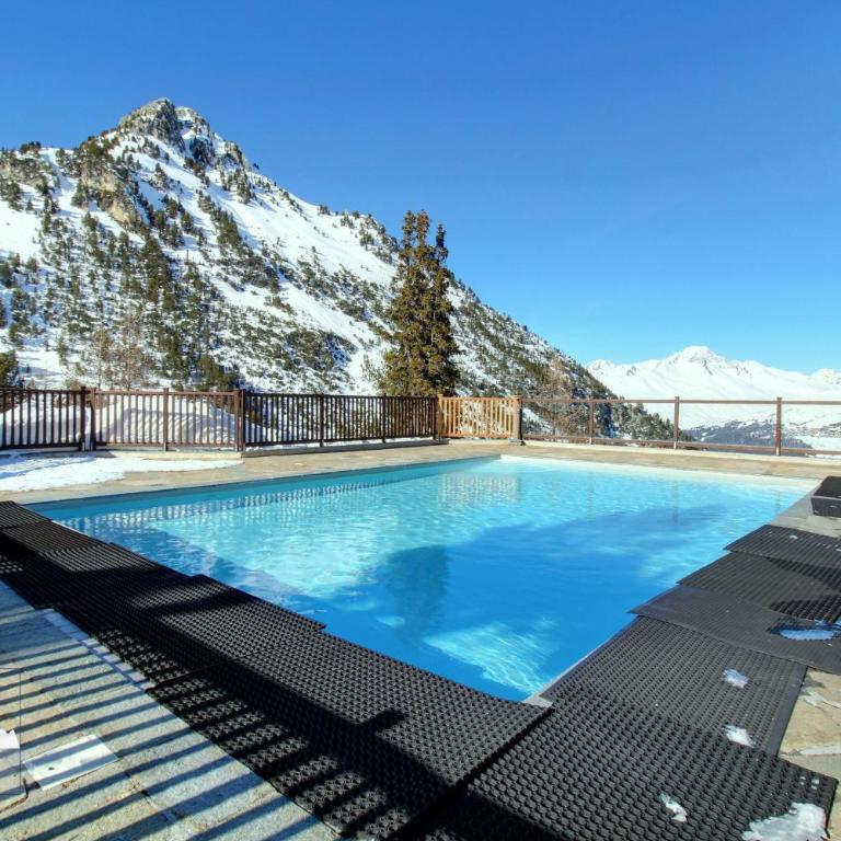 ARC 1950, Appartement 6 couchages, Exposition Ouest, Vue Montagne, Sauna Hammam Jacuzzi, Salle de fitness, Piscine extérieure chauffée Vue MontBlanc - Appartement 1 Chambre avec Balcon et Vue sur les Montagnes - 24