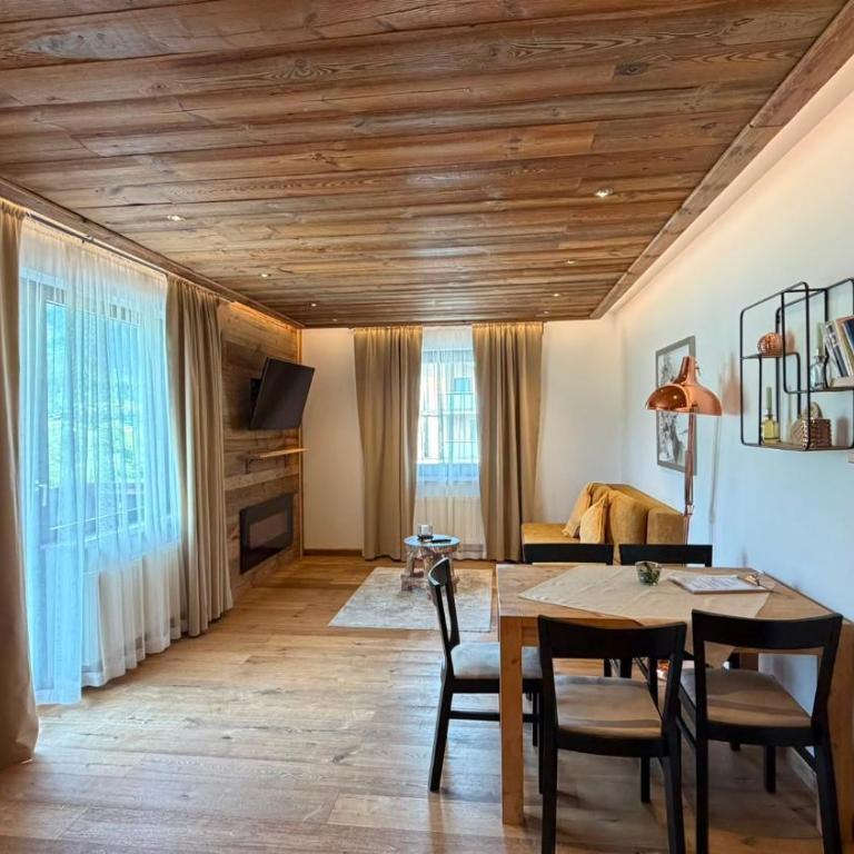 Alpine Studio with Indoor Pool & Spa included - 10 min from Hallstatt - Apartment - 1