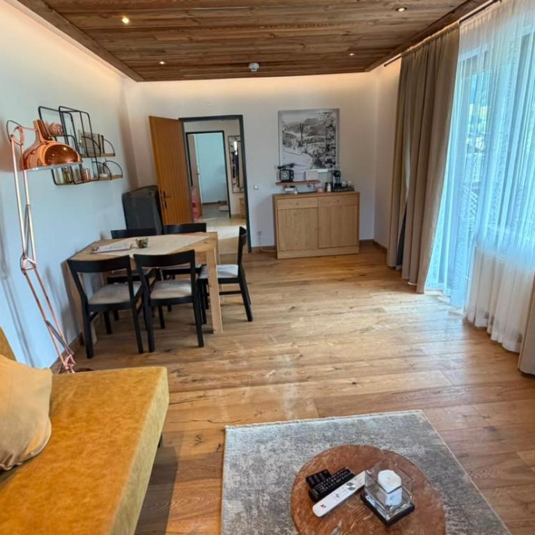 Alpine Studio with Indoor Pool & Spa included - 10 min from Hallstatt - Apartment - 9
