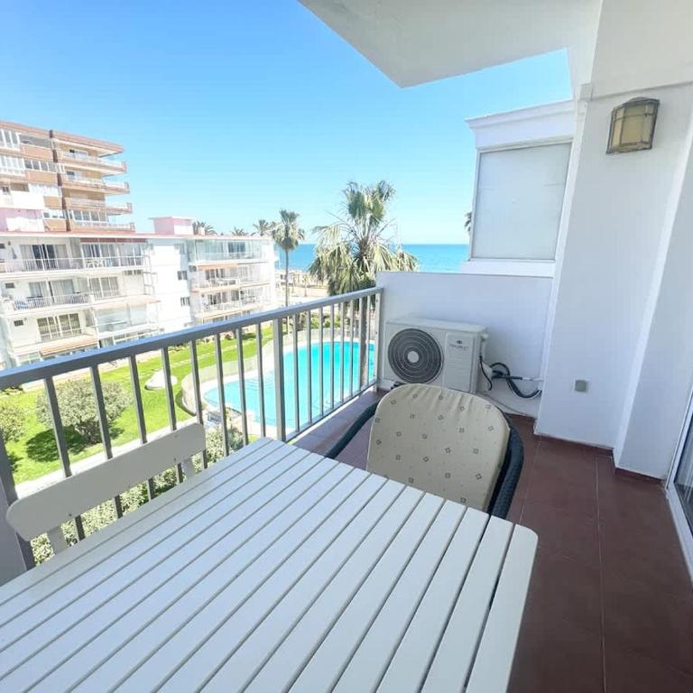 Seafront Fuengirola 2 Balconies Pool & Views - Apartamento - 19