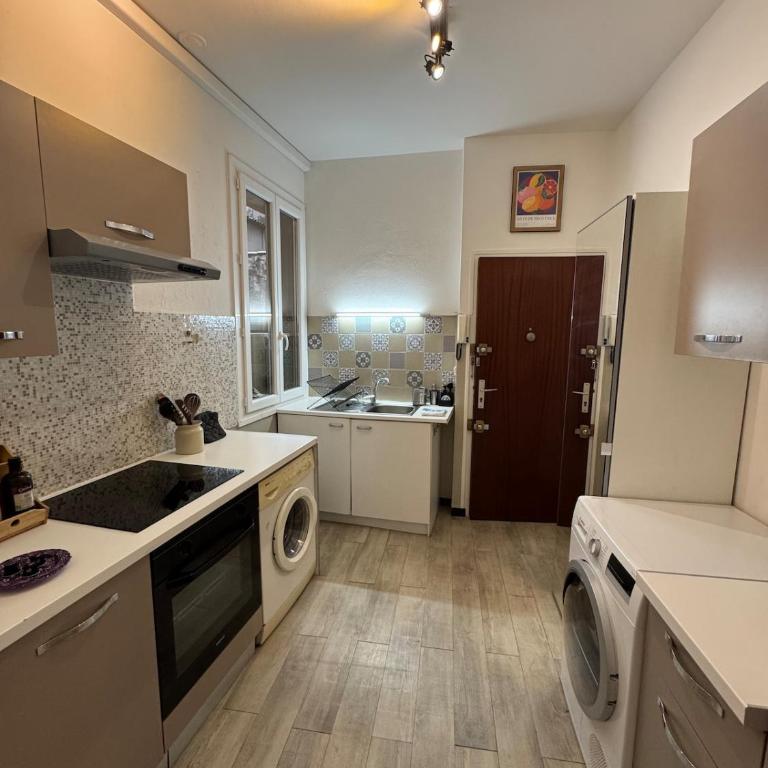 Charmant 2 pièces rue des Palmiers - Vieille ville d'Antibes - One-Bedroom Apartment - 4