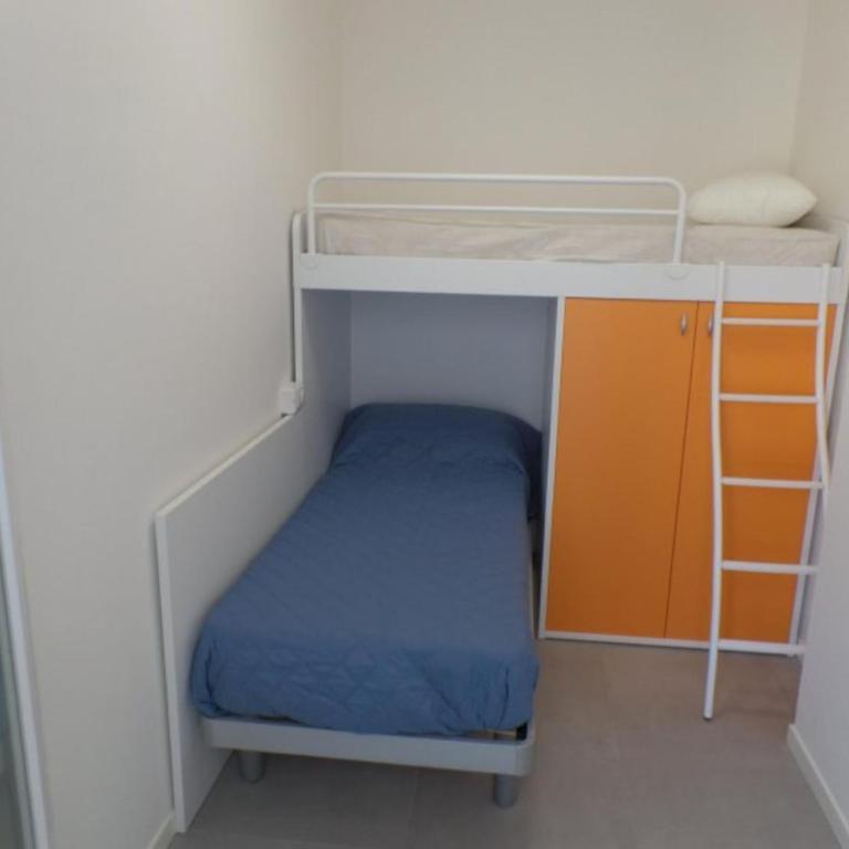 Modern two-bed flat with shared pool and hot tub - Appartamento - 4