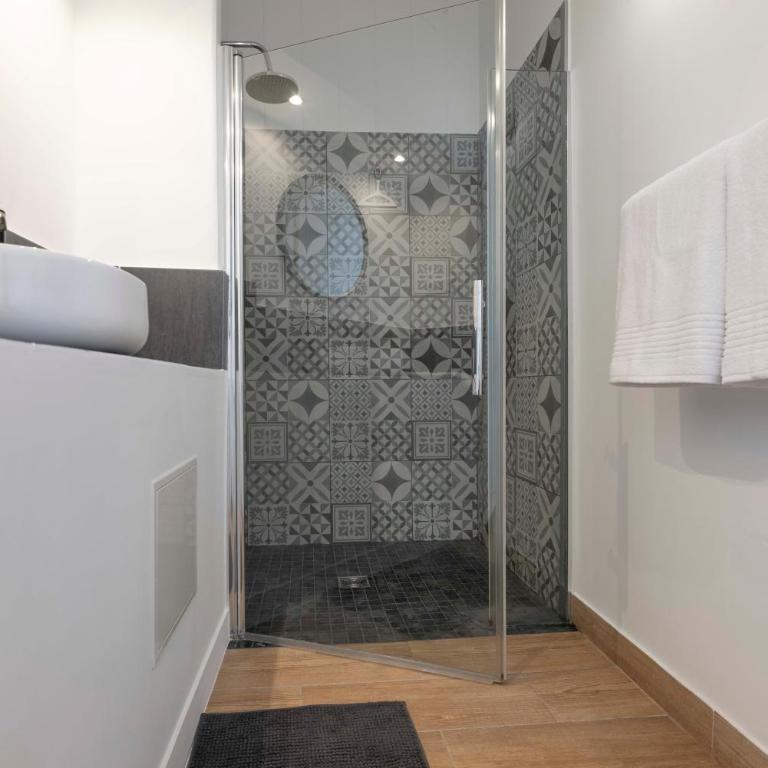 Loft au style contemporain à 150m des plages de Juan-les-Pins - One-Bedroom Apartment - 7