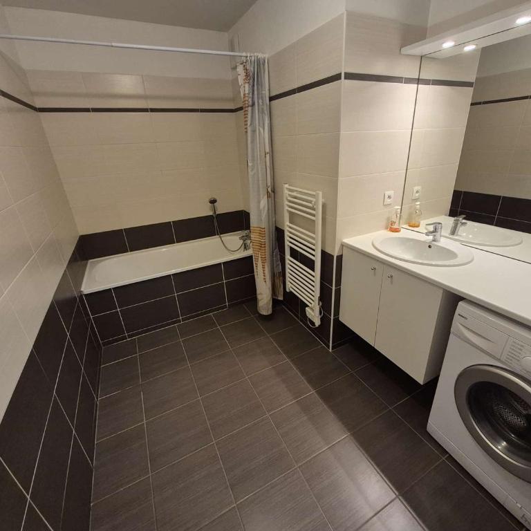 Appartement RDC avec Terrasse, 2 Chambres, Parking Privé et Animaux Admis - Berck - FR-1-674-32 - Appartement - 2