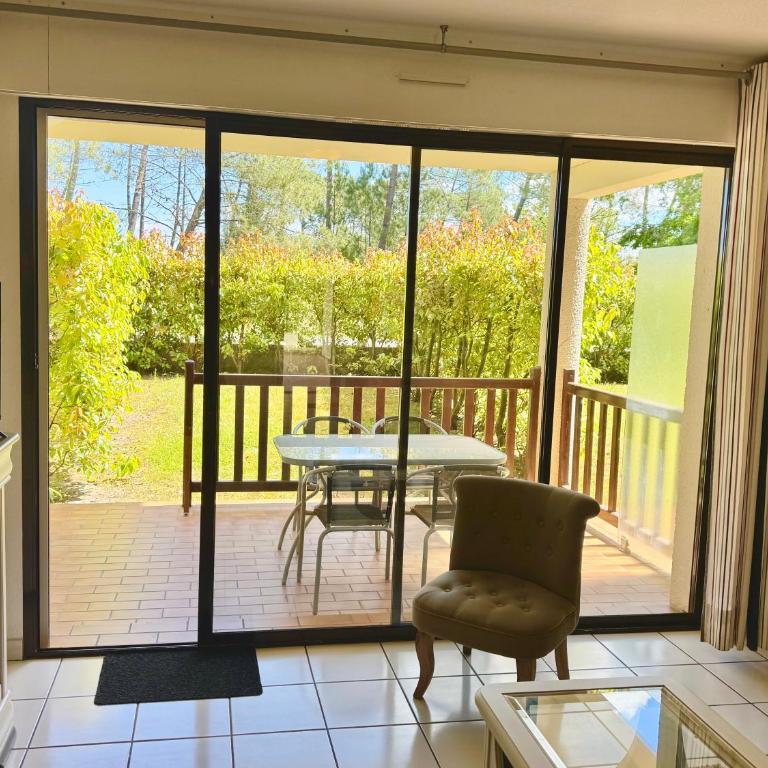 Duplex T3 2 étoiles bord de lac 65mcarrés - Apartment - auf 2 Etagen - 5