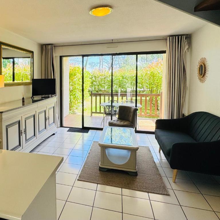 Duplex T3 2 étoiles bord de lac 65mcarrés - Apartment - auf 2 Etagen - 6