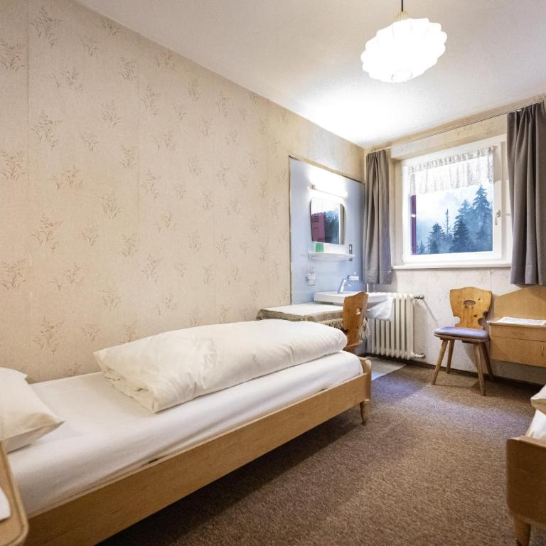 Apartment Raieta - Three-Bedroom Apartment - 8