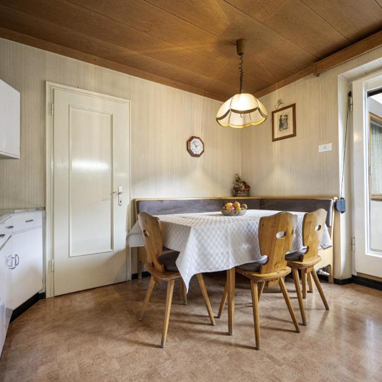 Apartment Raieta - Three-Bedroom Apartment - 9