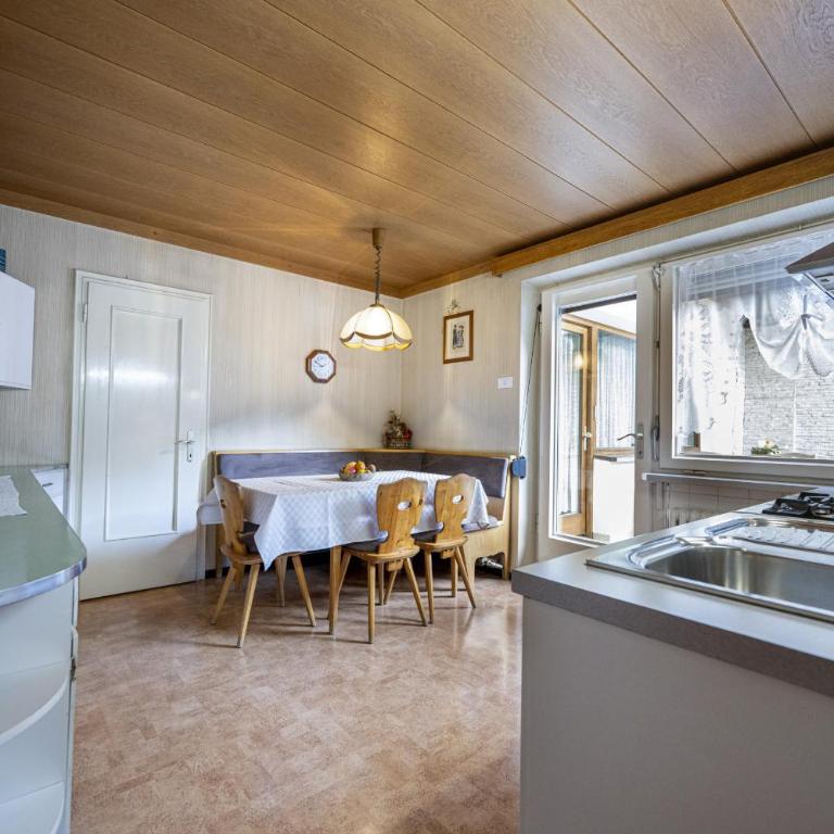 Apartment Raieta - Three-Bedroom Apartment - 26