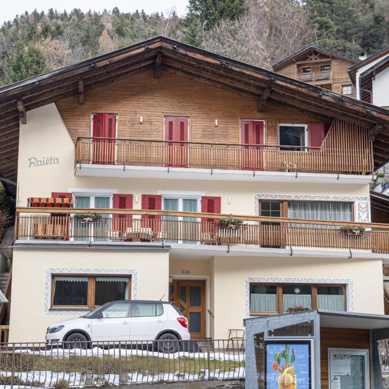 Apartment Raieta - Three-Bedroom Apartment - 1