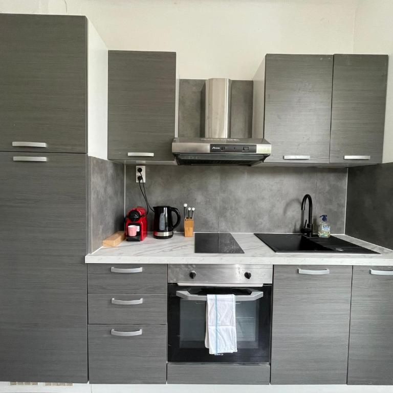 BnGo I Chic & Confort I 4 personnes, Proche Hôpital - One-Bedroom Apartment - 4