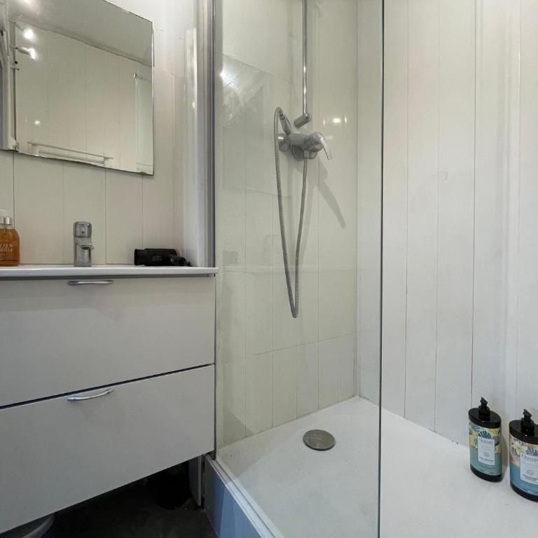BnGo I Chic & Confort I 4 personnes, Proche Hôpital - One-Bedroom Apartment - 5