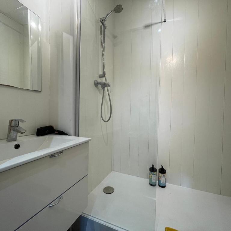 BnGo I Chic & Confort I 4 personnes, Proche Hôpital - One-Bedroom Apartment - 23