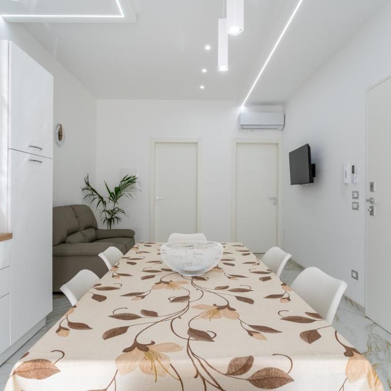 Eleganza Mediterranea Avola - Appartamento Deluxe con 2 Camere da Letto e Balcone - 4