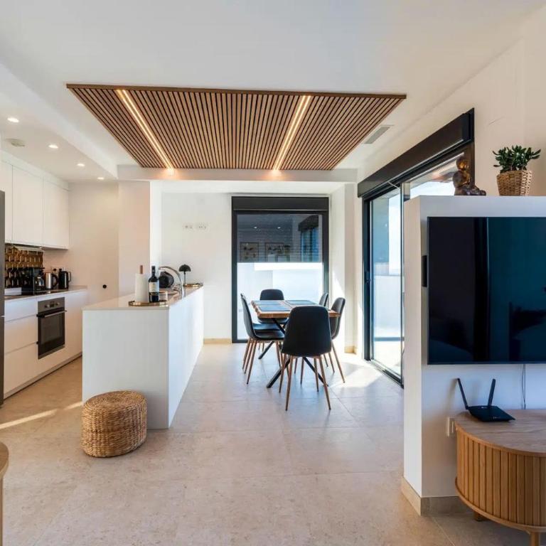 Modern House with Private Pool and Hot Tub - access to gym, sauna & wellness centre - Three-Bedroom House - 11