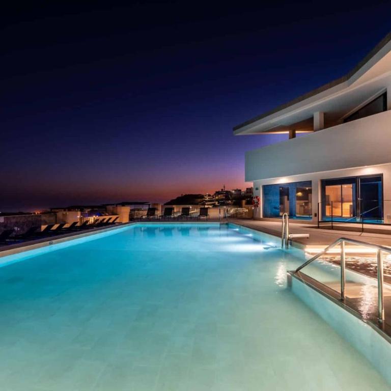Modern House with Private Pool and Hot Tub - access to gym, sauna & wellness centre - Three-Bedroom House - 14