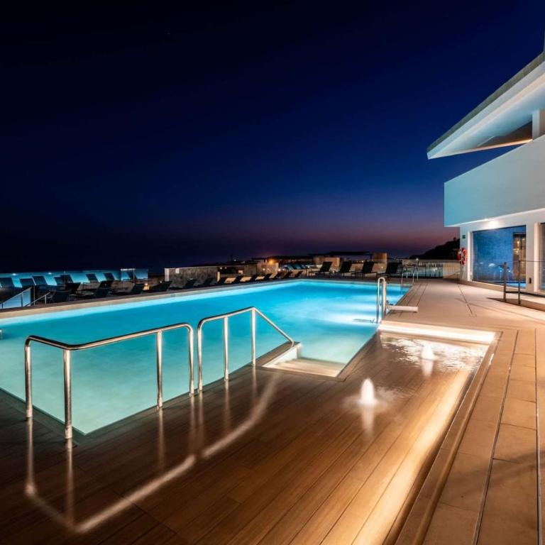 Modern House with Private Pool and Hot Tub - access to gym, sauna & wellness centre - Three-Bedroom House - 20