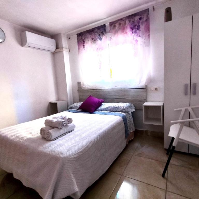 Alojamiento de habitaciones Zaidín - Standard Double Room with Shared Bathroom - 1