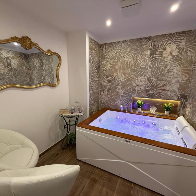 Dimora palagonia - Appartamento con 1 Camera da Letto e Vasca Idromassaggio - 20
