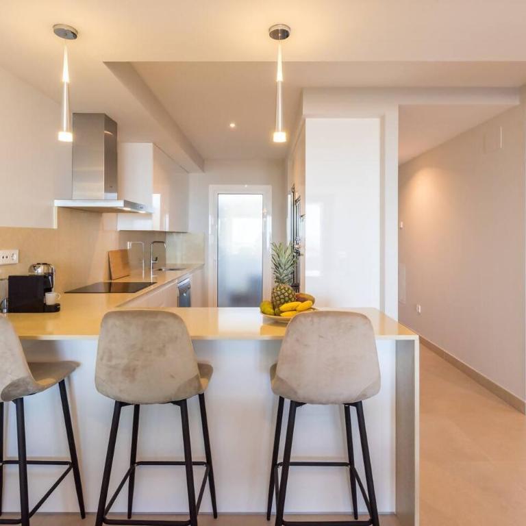 Apartamento luminoso de 2 hab – vistas al mar - Apartamento de 2 dormitorios - 13