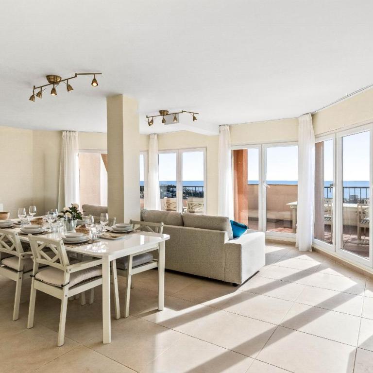 Spacious 2 bed penthouse apartment, sea views - Apartamento con vistas al mar - 9