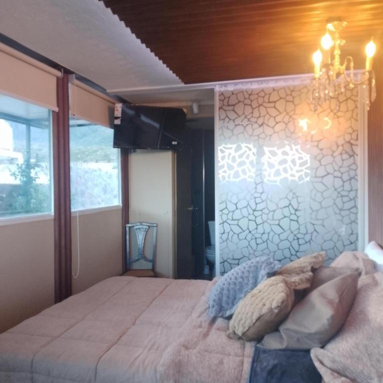 "Petit Box" Habitación Boutique de Diseñador con baño privado en Montaña- Experiencia espectacular container- Cocheras- Vistas a la Montaña - Terraza-Camino a las Termas de Cacheuta, Potrerillos, Uspallata, Alta Montaña, Chile - One-Bedroom Apartment - 15