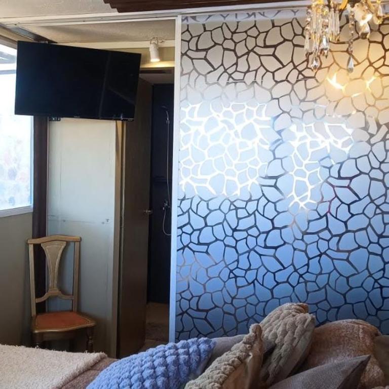 "Petit Box" Habitación Boutique de Diseñador con baño privado en Montaña- Experiencia espectacular container- Cocheras- Vistas a la Montaña - Terraza-Camino a las Termas de Cacheuta, Potrerillos, Uspallata, Alta Montaña, Chile - One-Bedroom Apartment - 43