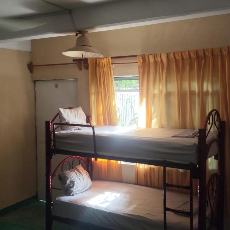 Jungle Palace hostel santaella - Cama en habitación femenina compartida de 4 camas - 1