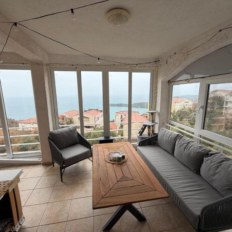 Beatrix Suites - Two-Bedroom Apartment with Terrace and Sea View - 5