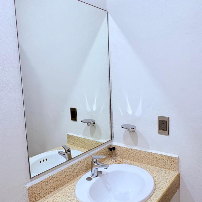Suite Doble con diseño unico, vista y confort - Double Room with Private Bathroom - 23