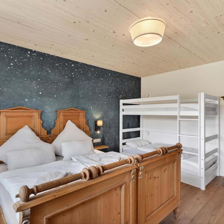 FeWo Nägeleried - Große Galerie-Wohnung mit Balkon, Heimkino, Garten - Three-Bedroom Apartment - 44
