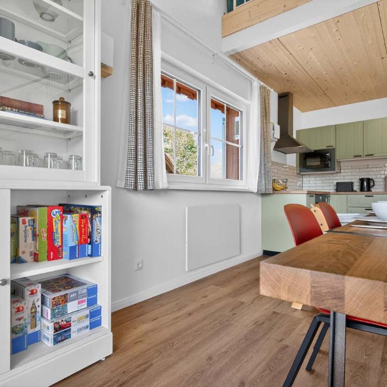 FeWo Nägeleried - Große Galerie-Wohnung mit Balkon, Heimkino, Garten - Three-Bedroom Apartment - 40