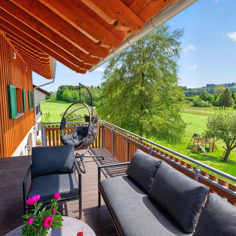 FeWo Nägeleried - Große Galerie-Wohnung mit Balkon, Heimkino, Garten - Three-Bedroom Apartment - 59